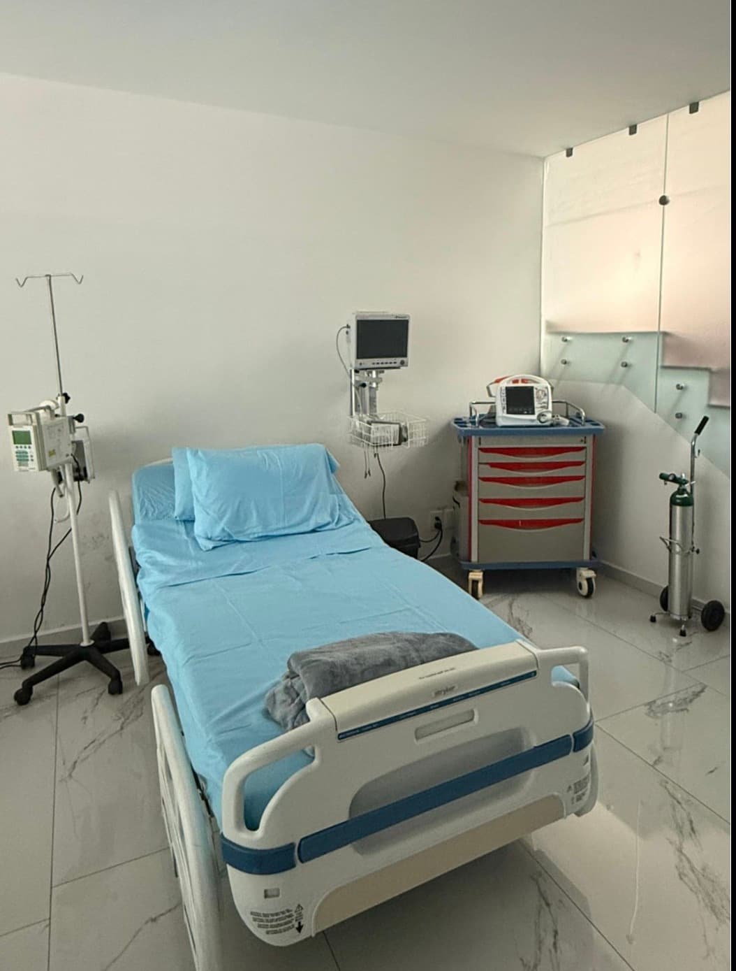 Private hospital-style room for monitored therapies at Vilca Pharma.